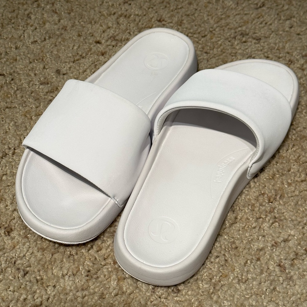 lululemon women’s restfeel slides